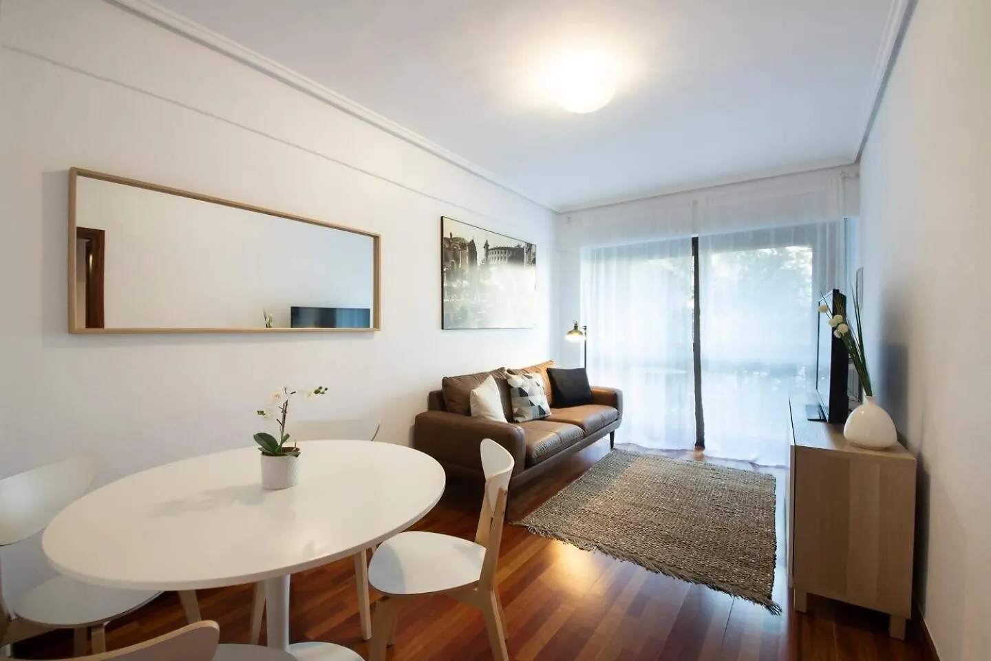 Apartamento Agradable Con Parking En Gros San Sebastián España